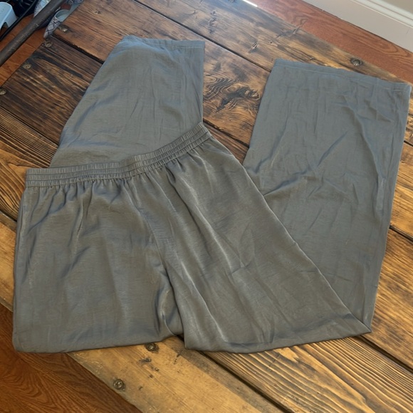 Barefoot Dreams Olive Green 100% polyester pants. Large. Measurements in pics. - Picture 1 of 11